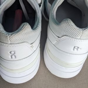 On Cloud The Roger Center Court men's Tennis shoe excellent condition